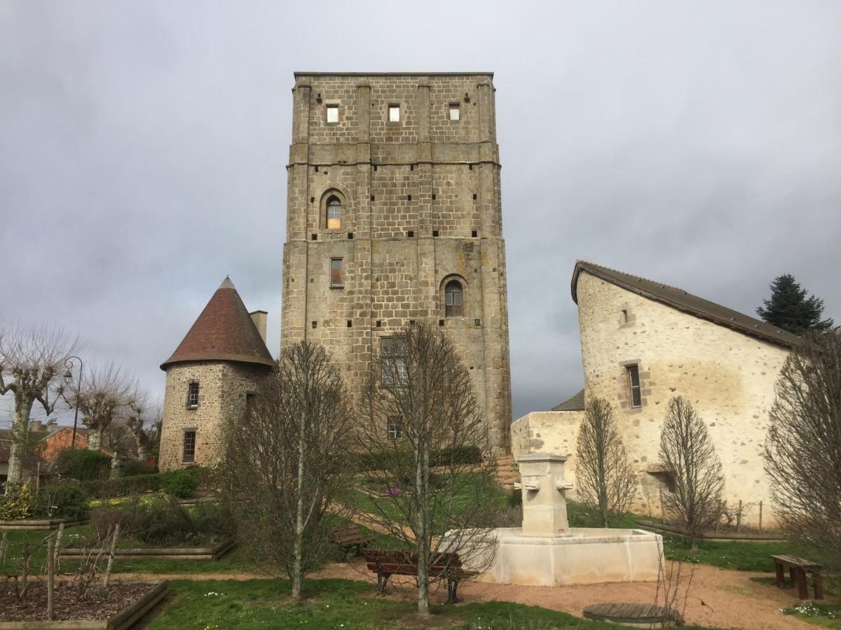 Les Maitres Sonneurs Bed and Breakfast Huriel Exteriör bild