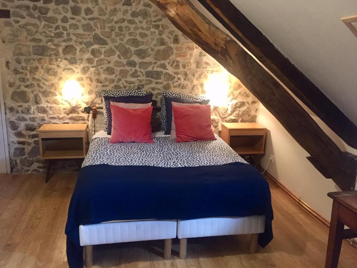 Les Maitres Sonneurs Bed and Breakfast Huriel Exteriör bild